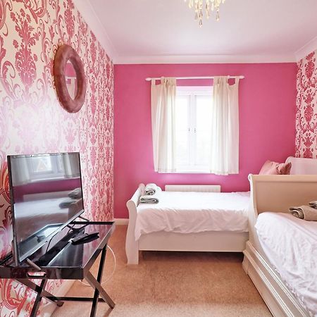 By Buildersbeds - Paignton House 4 Bedrooms Harold Wood Eksteriør billede