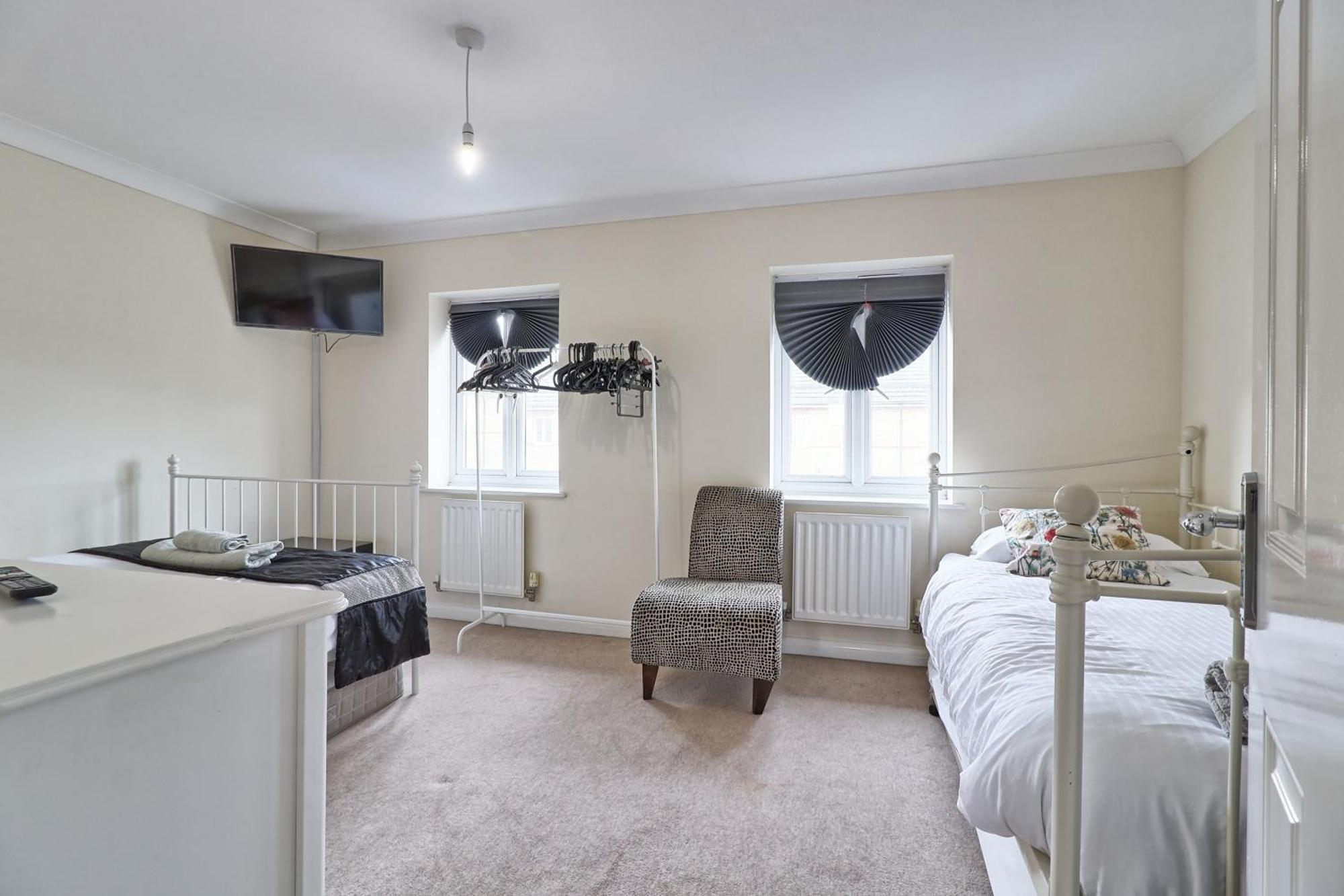 By Buildersbeds - Paignton House 4 Bedrooms Harold Wood Eksteriør billede