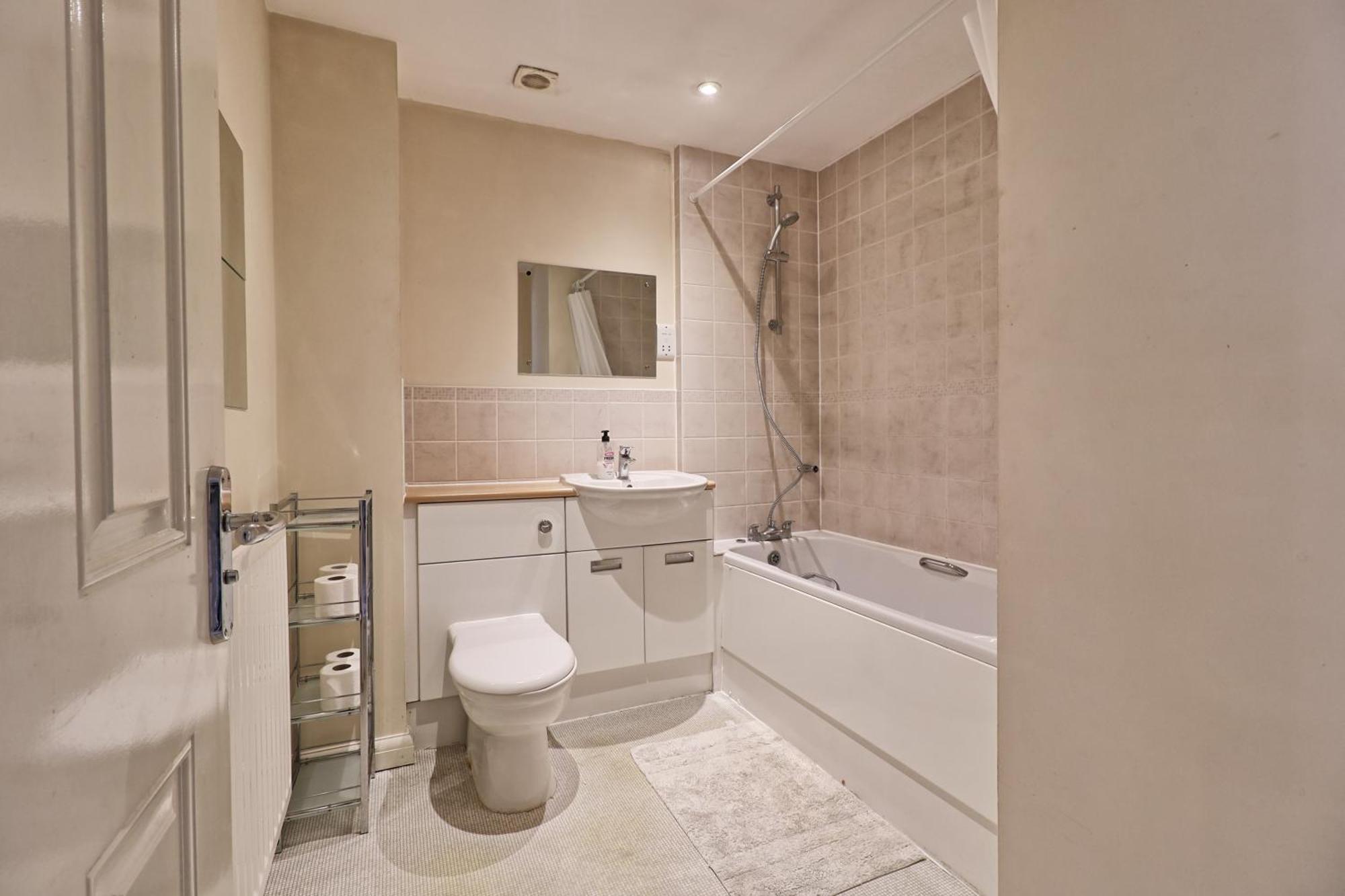 By Buildersbeds - Paignton House 4 Bedrooms Harold Wood Eksteriør billede