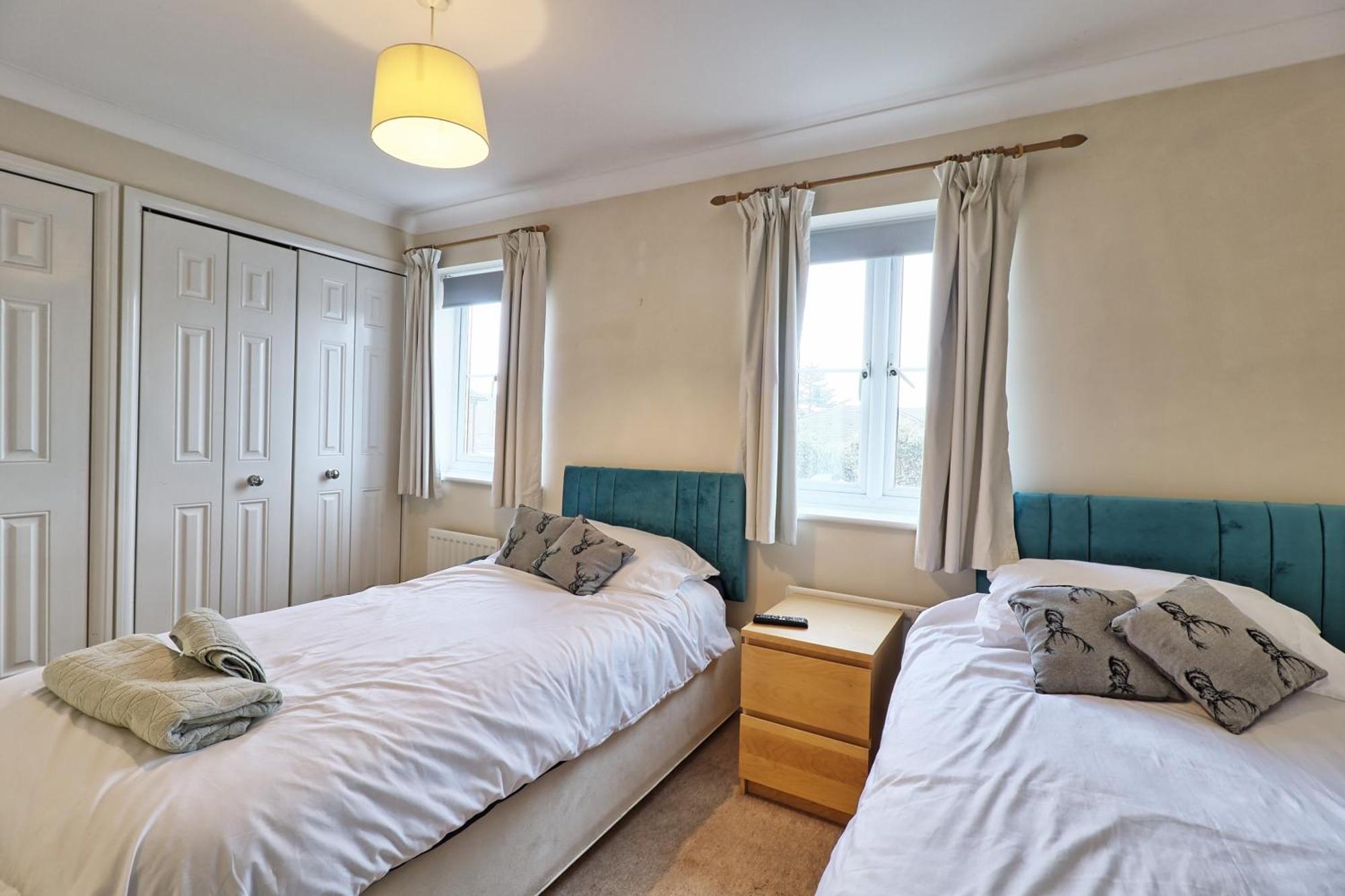 By Buildersbeds - Paignton House 4 Bedrooms Harold Wood Eksteriør billede
