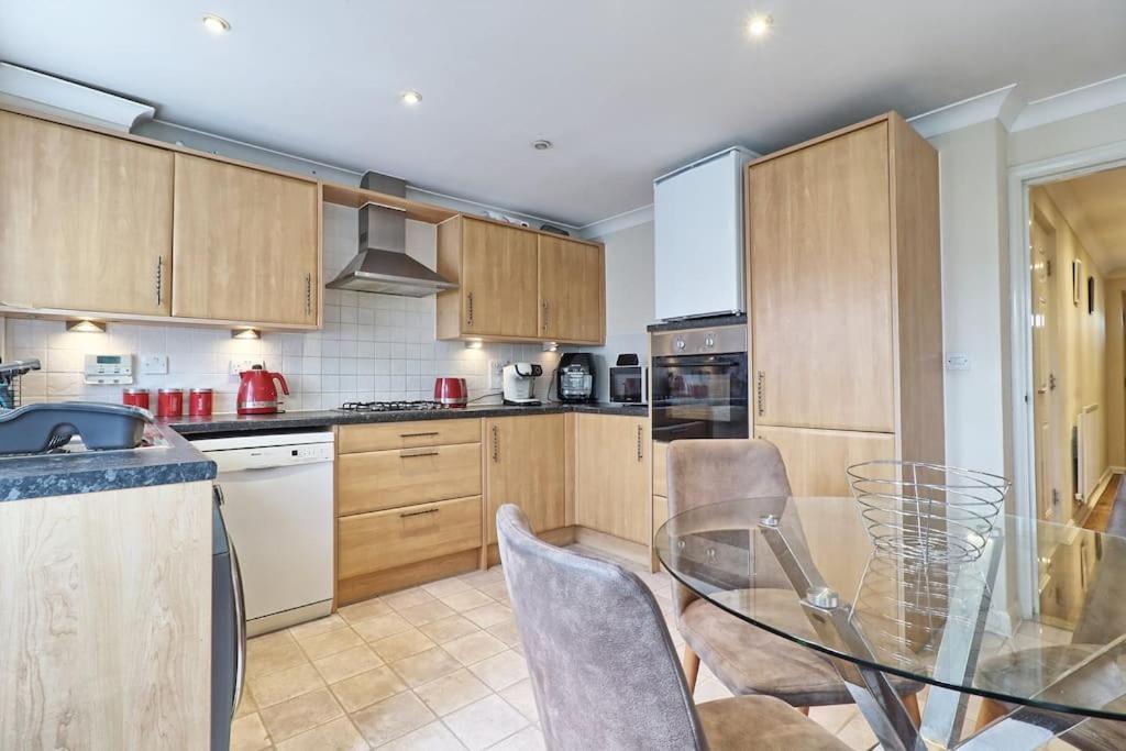 By Buildersbeds - Paignton House 4 Bedrooms Harold Wood Eksteriør billede